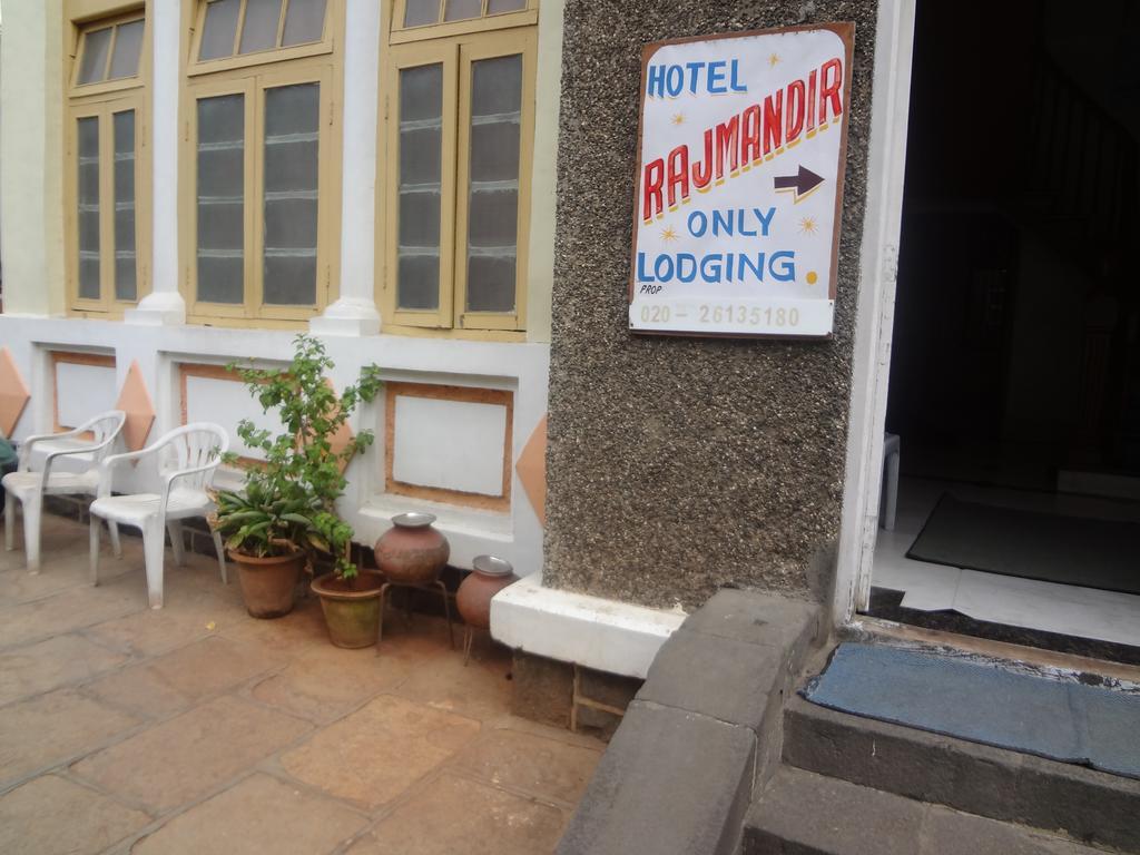 Hotel Rajmandir Пуна Экстерьер фото